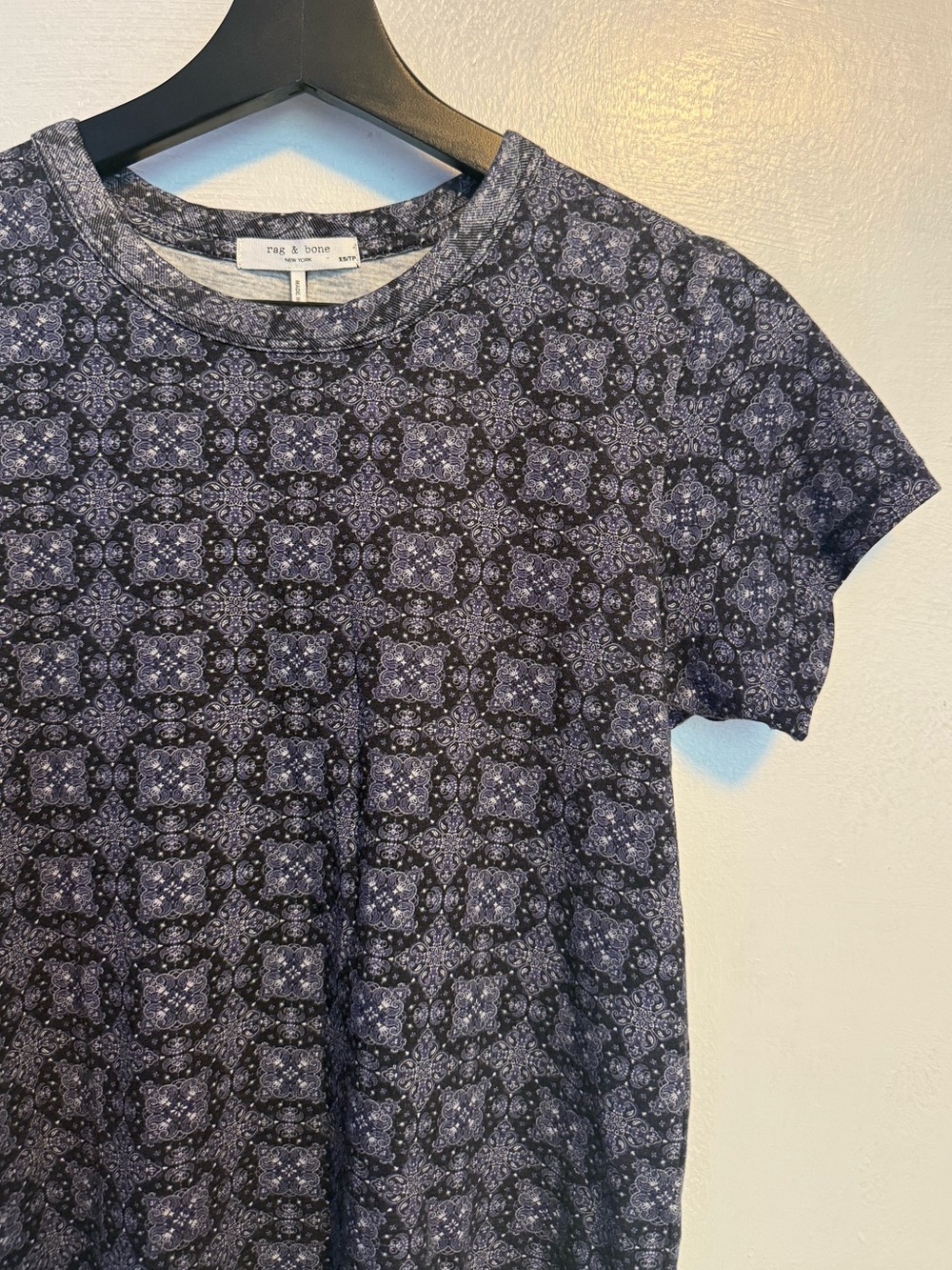 Rag & Bone Allover Angle Paisley Tee in Midnight - Picture 6 of 14